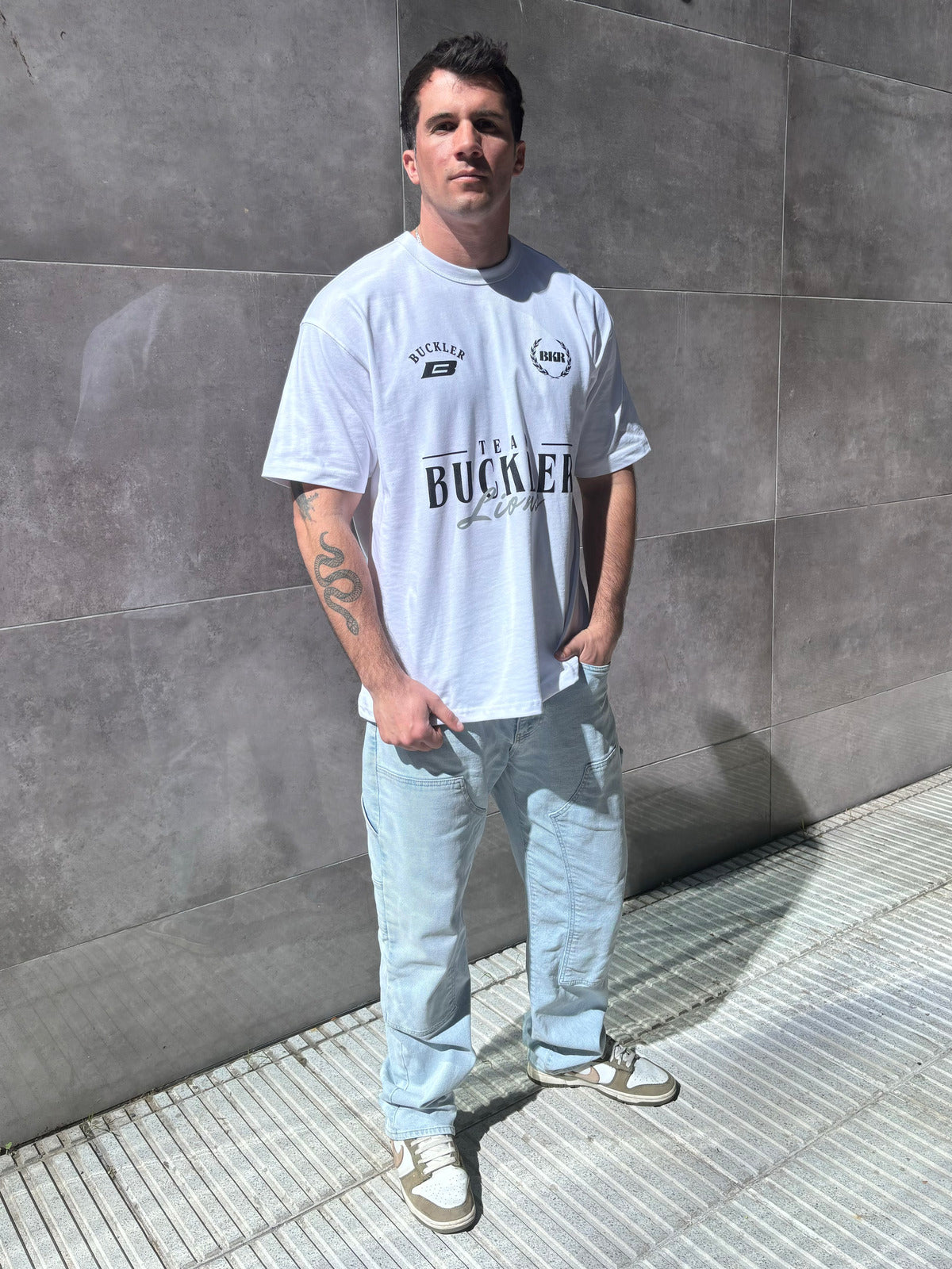 TEAM BUCKLER TEE