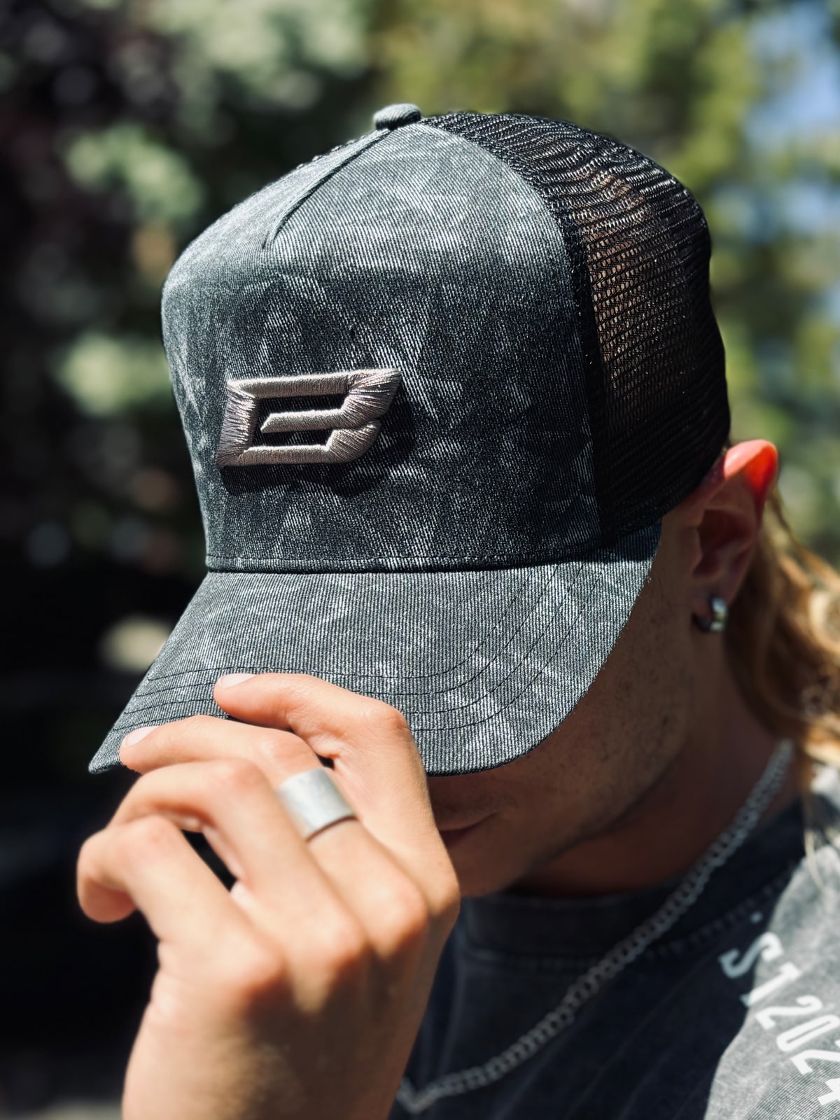 NIGHT CAMO - TRUCKER HAT