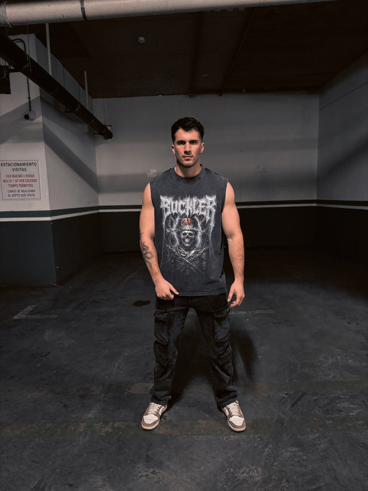 SKULL TANK